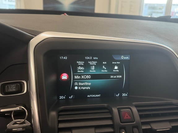 Volvo XC60 12 of 18
