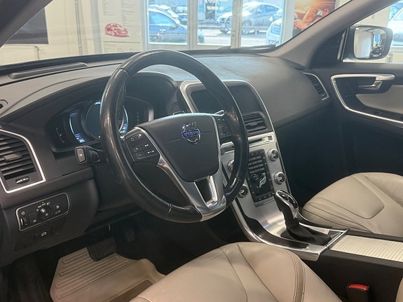 Volvo XC60 8 of 18