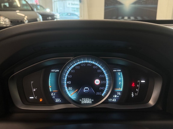 Volvo XC60 17 of 18