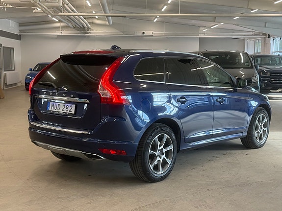 Volvo XC60 3 of 18