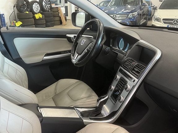 Volvo XC60 5 of 18