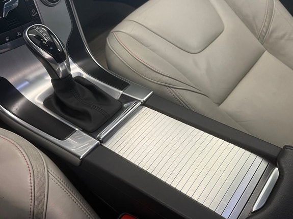 Volvo XC60 9 of 18