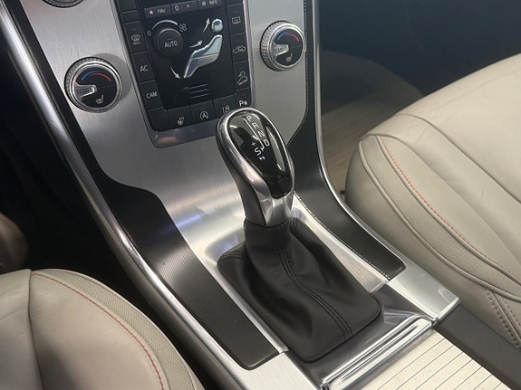 Volvo XC60 10 of 18