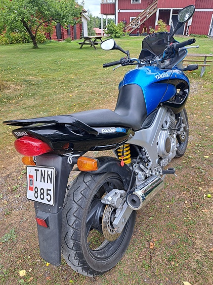 Yamaha TDM 850 4 of 6