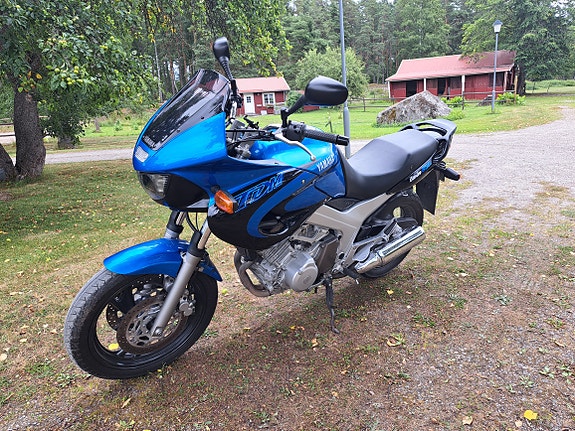 Yamaha TDM 850 2 of 6