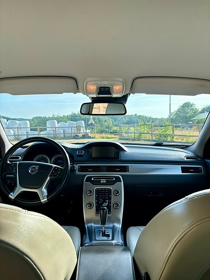 Volvo V70 8 of 9