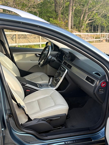 Volvo V70 6 of 9
