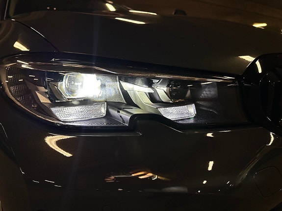 BMW 320d 18 of 20