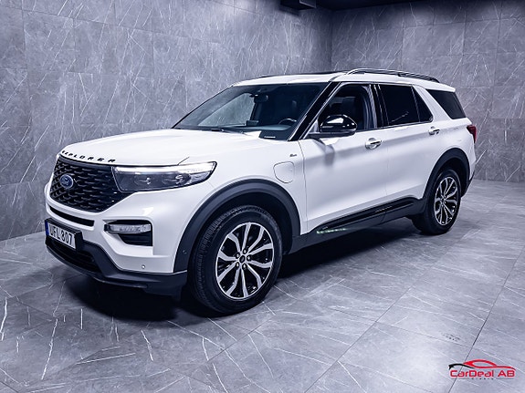 Ford Explorer 3 of 30