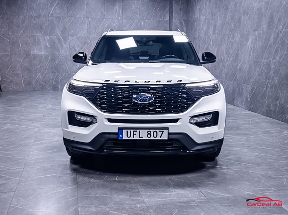 Ford Explorer 2 of 30
