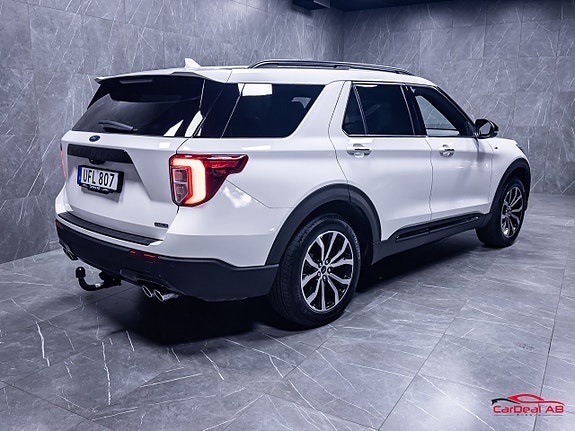 Ford Explorer 7 of 30