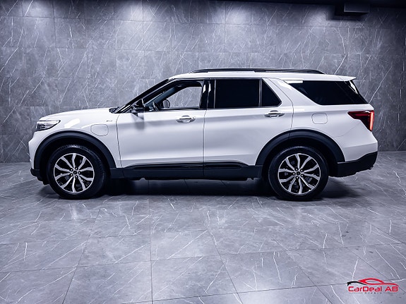 Ford Explorer 4 of 30