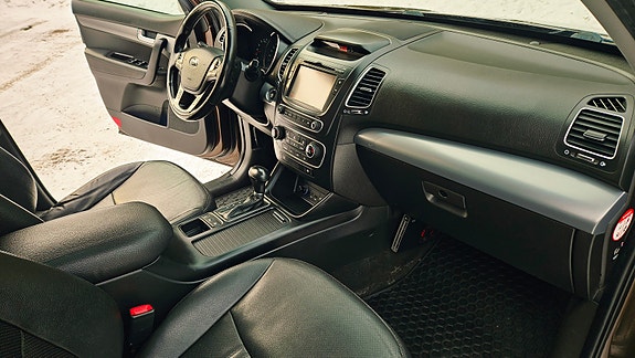 Kia Sorento 16 of 20