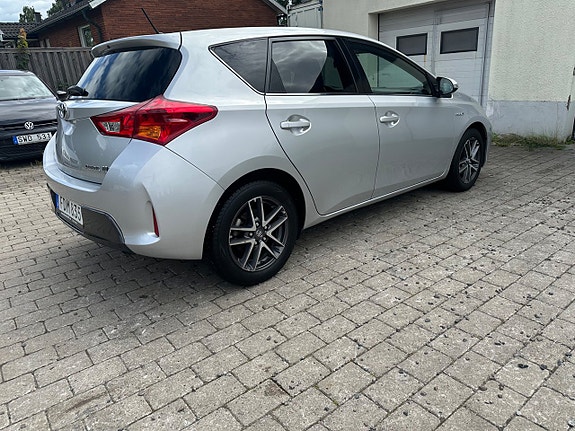 Toyota Auris 6 of 14