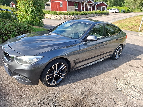 BMW 320d 2 of 6