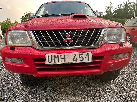 Mitsubishi L200 2 of 3
