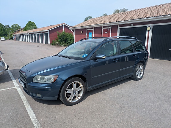 Volvo V50 4 of 5
