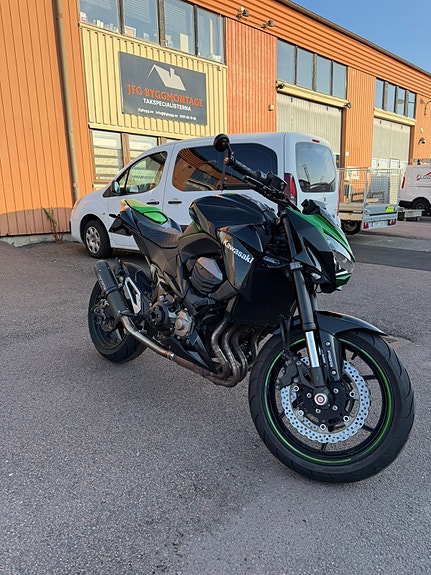 Kawasaki Z800 2 of 6
