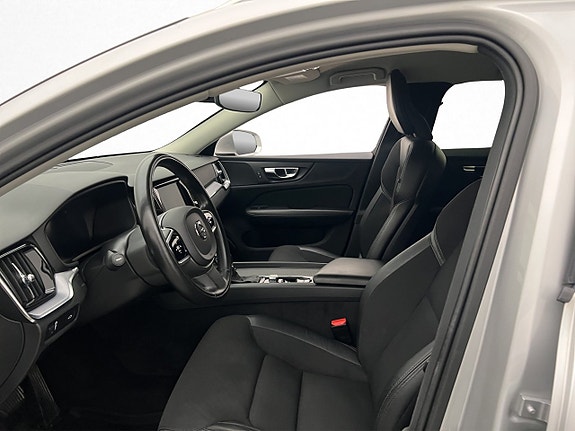 Volvo V60 13 of 30