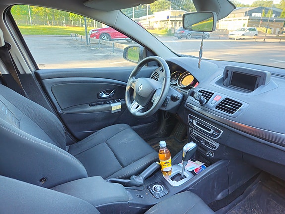 Renault Megane III 6 of 12