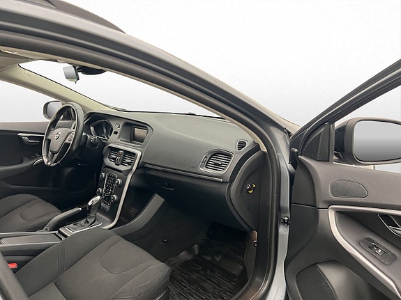 Volvo V40 Cross Country 15 of 30