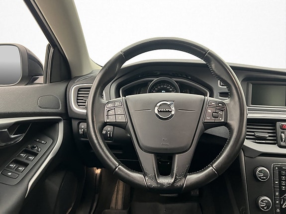 Volvo V40 Cross Country 13 of 30