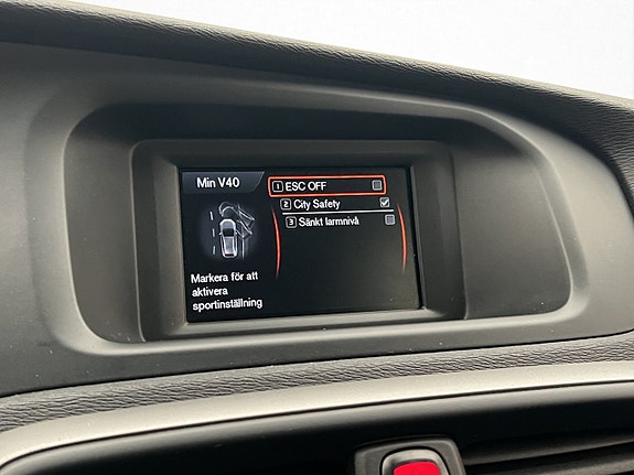 Volvo V40 Cross Country 21 of 30