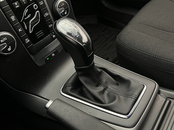 Volvo V40 Cross Country 24 of 30