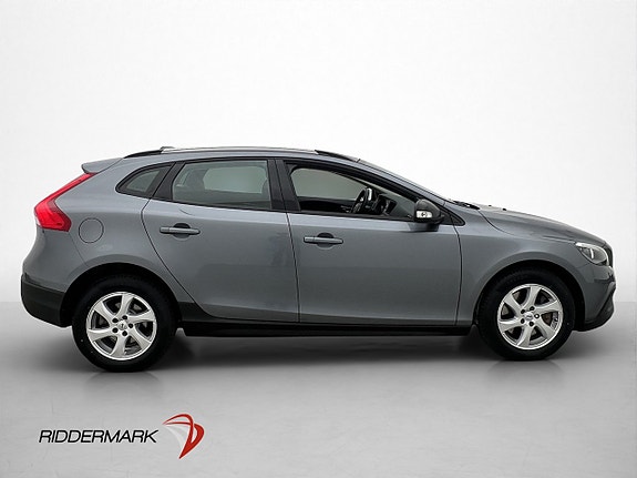 Volvo V40 Cross Country 9 of 30