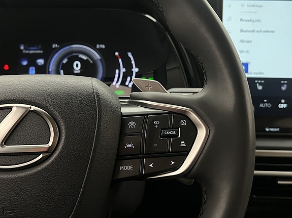 Lexus RX350h 18 of 30