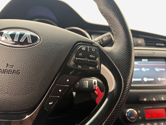 Kia Ceed 25 of 25