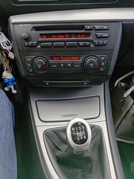 BMW 120i 6 of 9