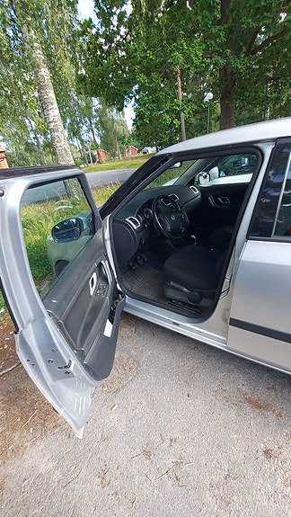 Skoda Fabia 5 of 12