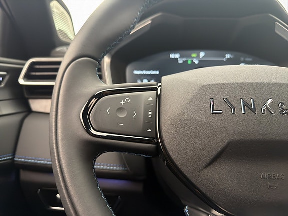 Lynk & Co 01 20 of 30