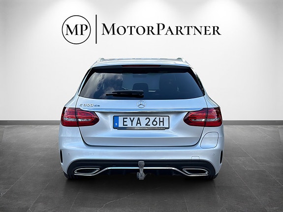 Mercedes-Benz C300 6 of 18