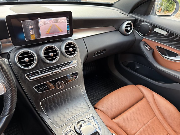 Mercedes-Benz C300 11 of 18