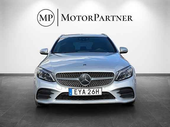 Mercedes-Benz C300 2 of 18