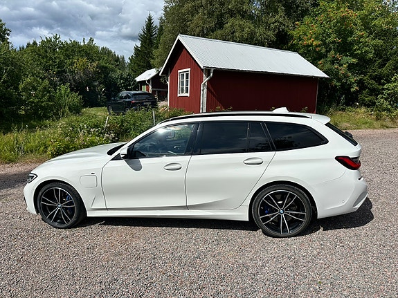 BMW 330e 3 of 8