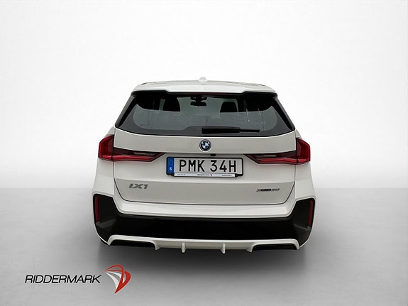BMW iX1 8 of 30