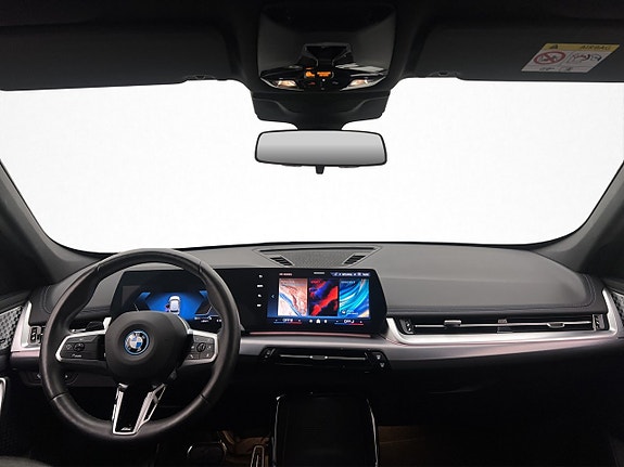 BMW iX1 17 of 30