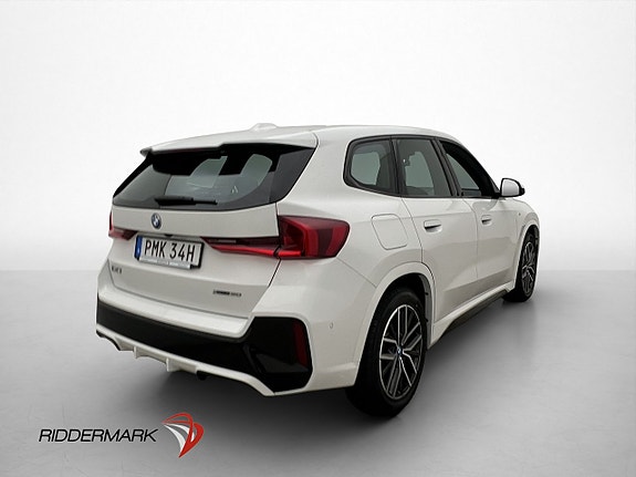 BMW iX1 6 of 30