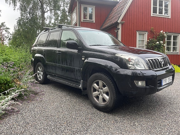 Toyota Land Cruiser 2 of 14