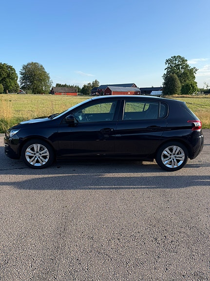 Peugeot 308 3 of 8
