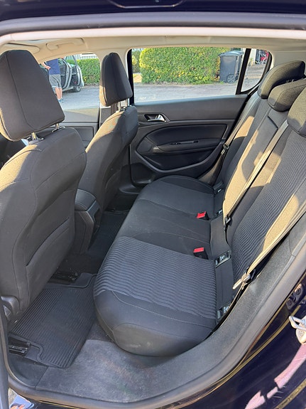Peugeot 308 8 of 8