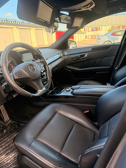 Mercedes-Benz E350 3 of 7