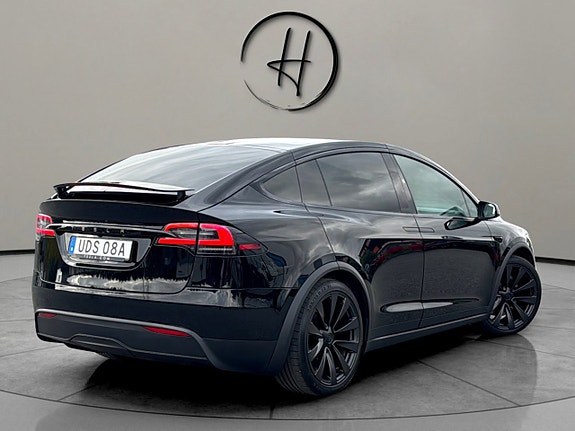 Tesla Model X 6 of 21