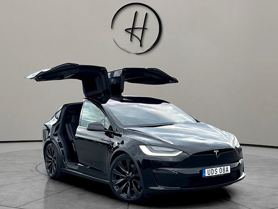 Tesla Model X 5 of 21