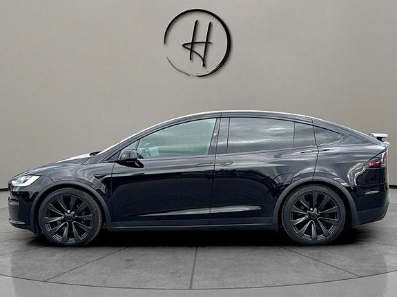 Tesla Model X 9 of 21