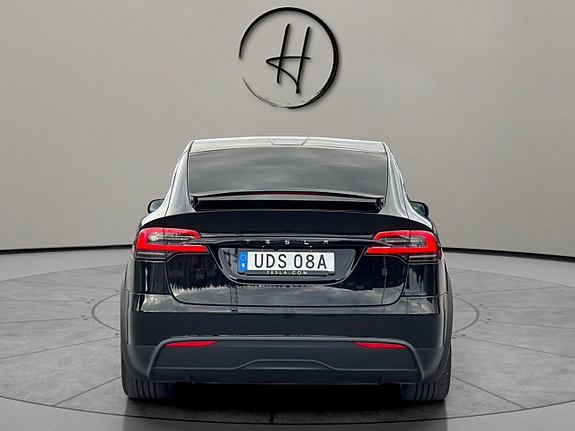 Tesla Model X 4 of 21