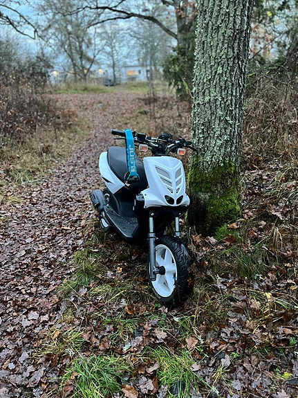 Yamaha Slider 3 of 3